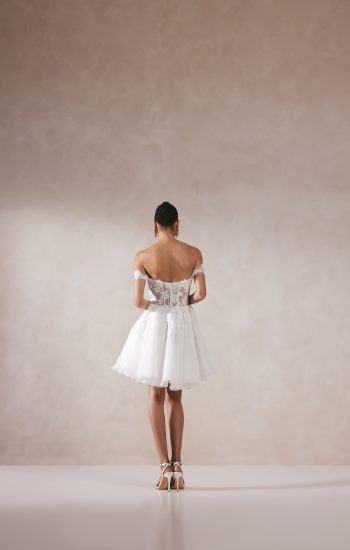 11389_Aria_FB_Adore-Justin-Alexander_03